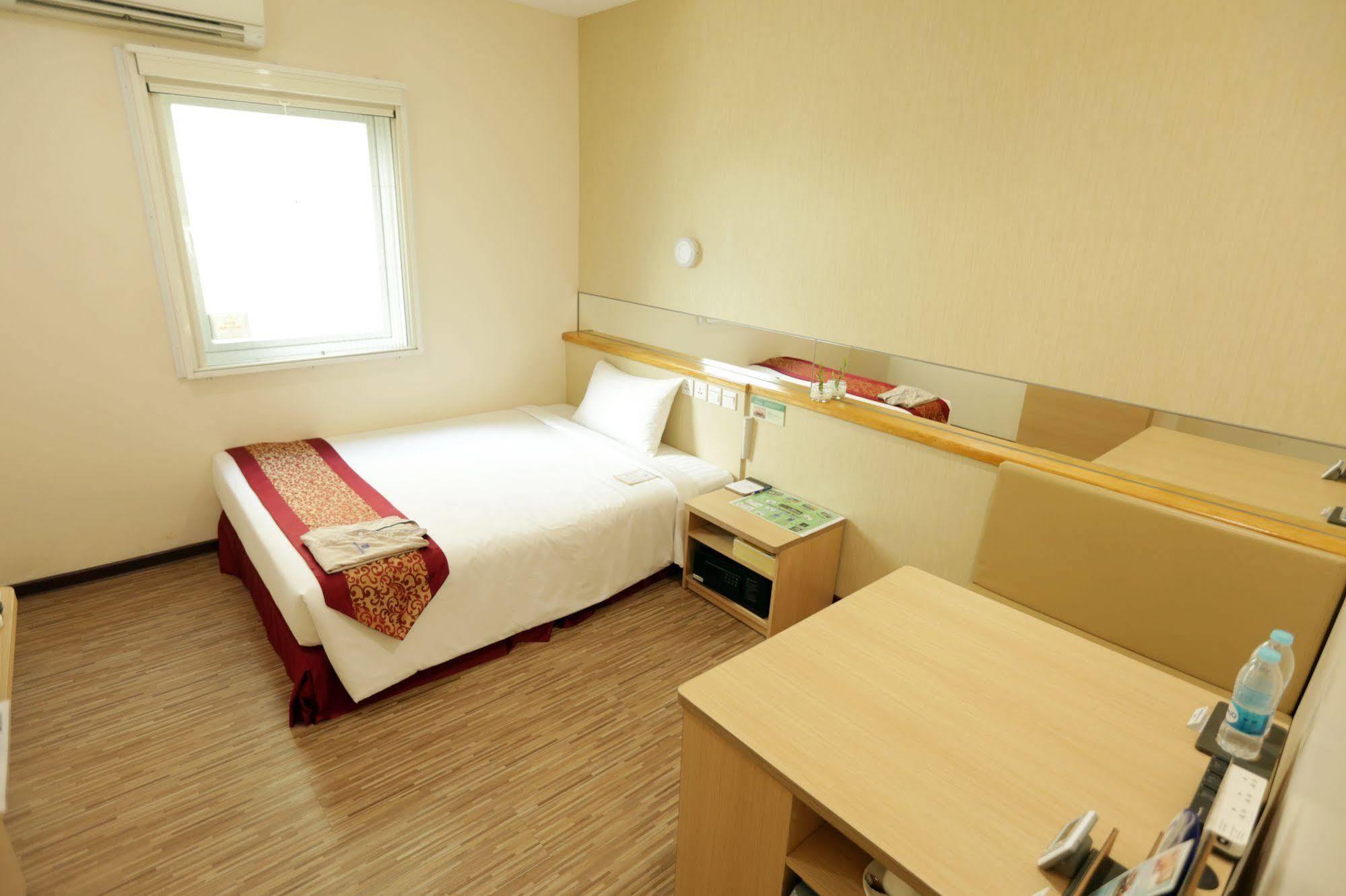 Super Hotel Янгон Екстер'єр фото